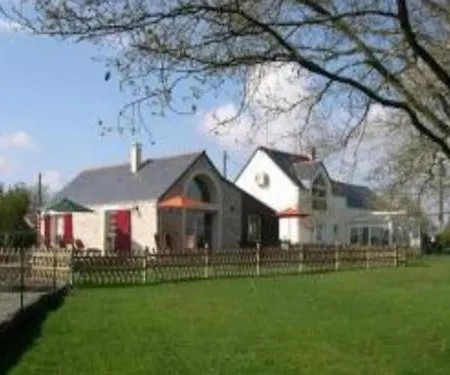 Au Bas Chalonge Le Four A Pain * Ligné